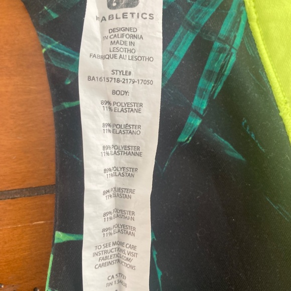Fabletics low cut bright green sport bra large - Picture 3 of 3